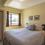 Selkirk Snug By Revelstoke Vacations