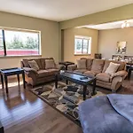 Selkirk Snug By Revelstoke Vacations
