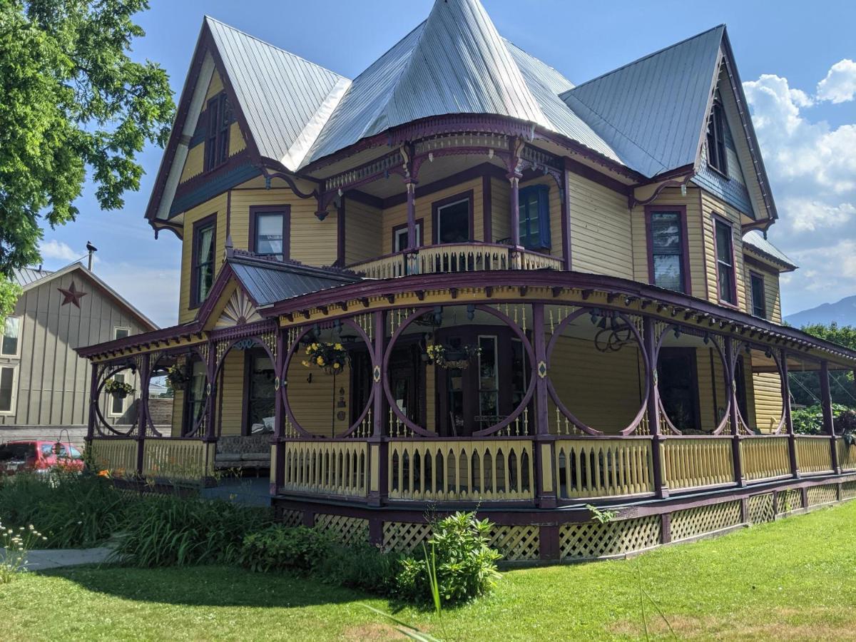 Holten Heritage House Bed & Breakfast *