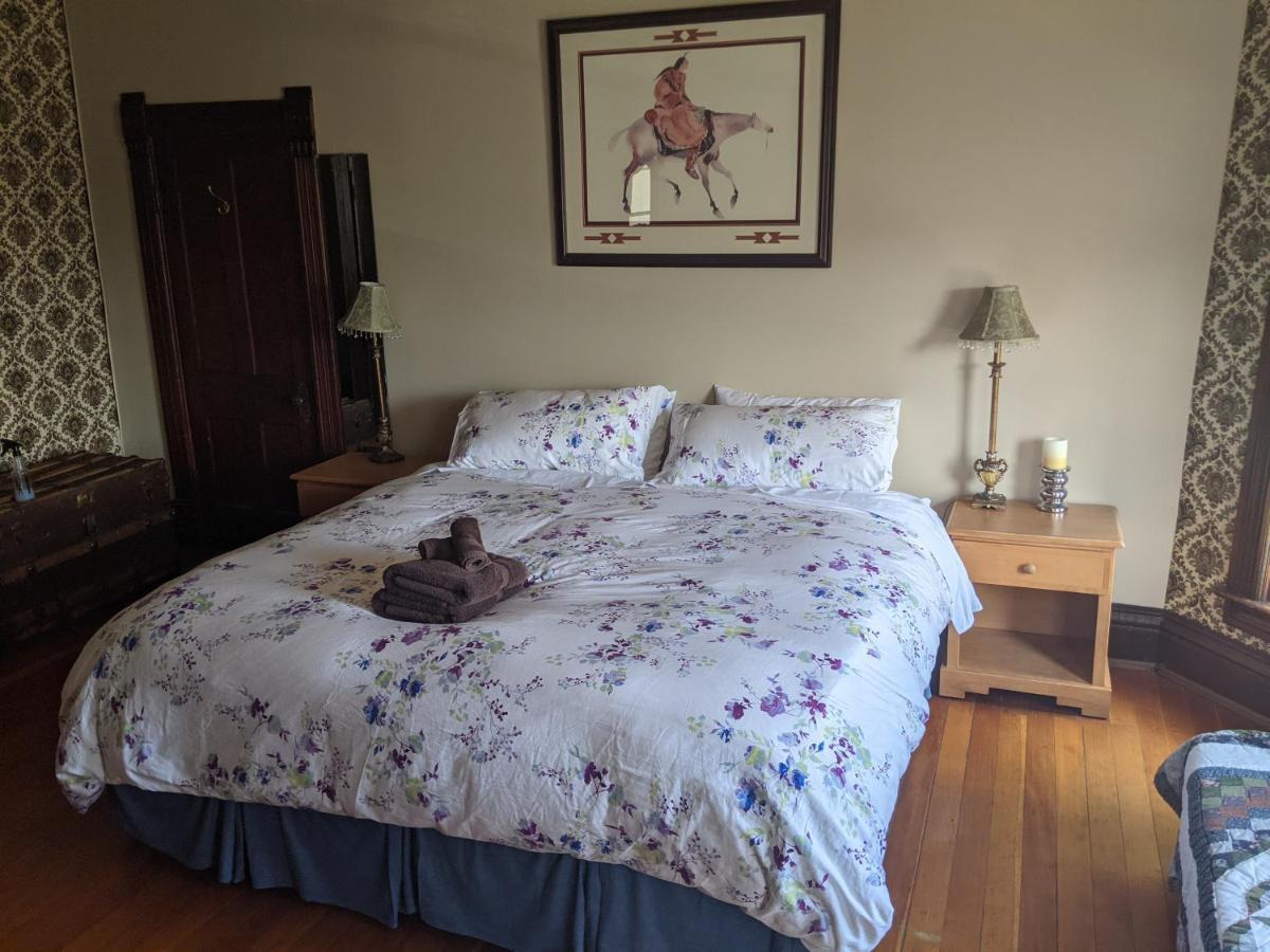 Holten Heritage House * Revelstoke