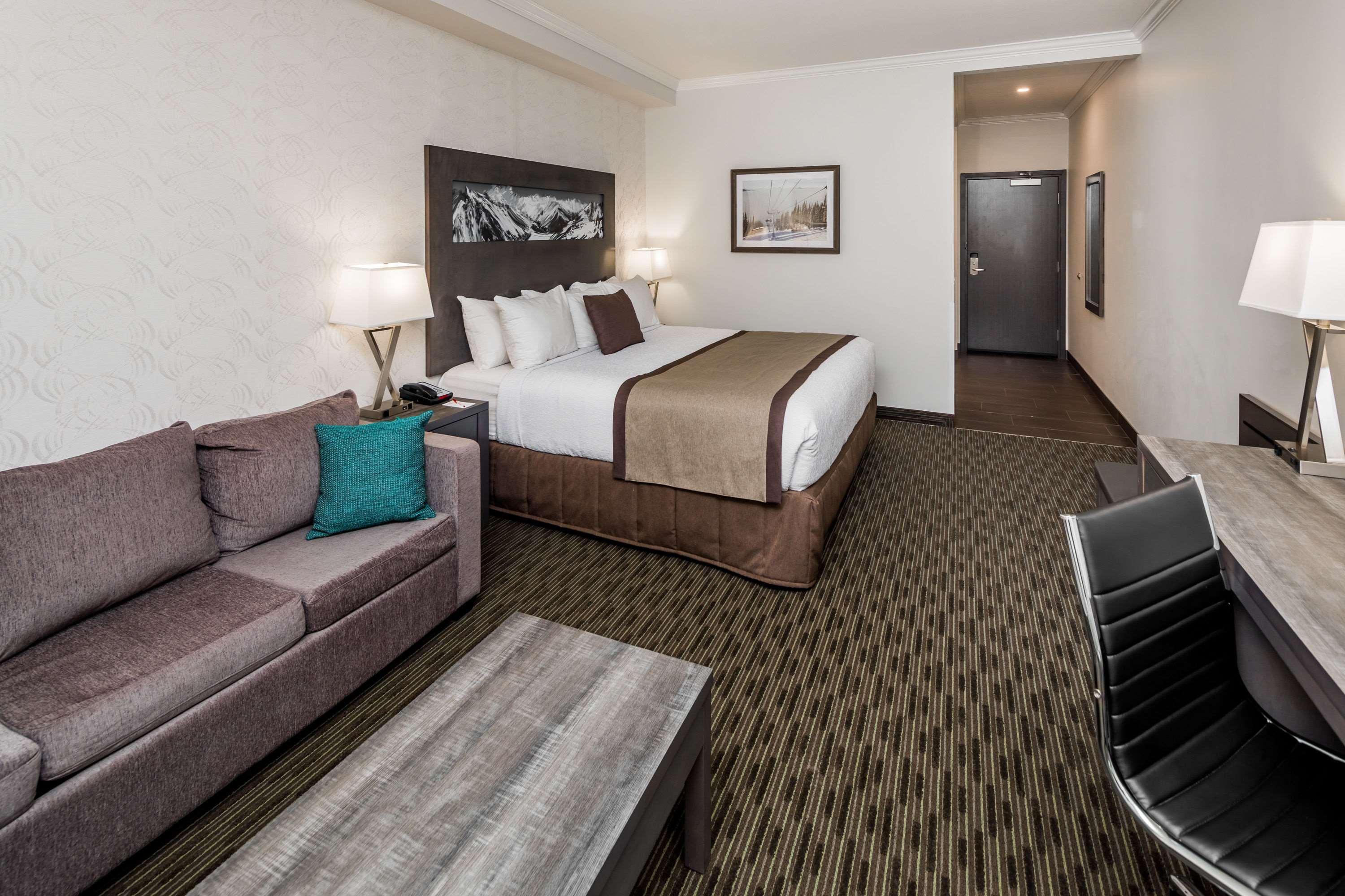 Hotel Ramada By Wyndham Revelstoke 3*