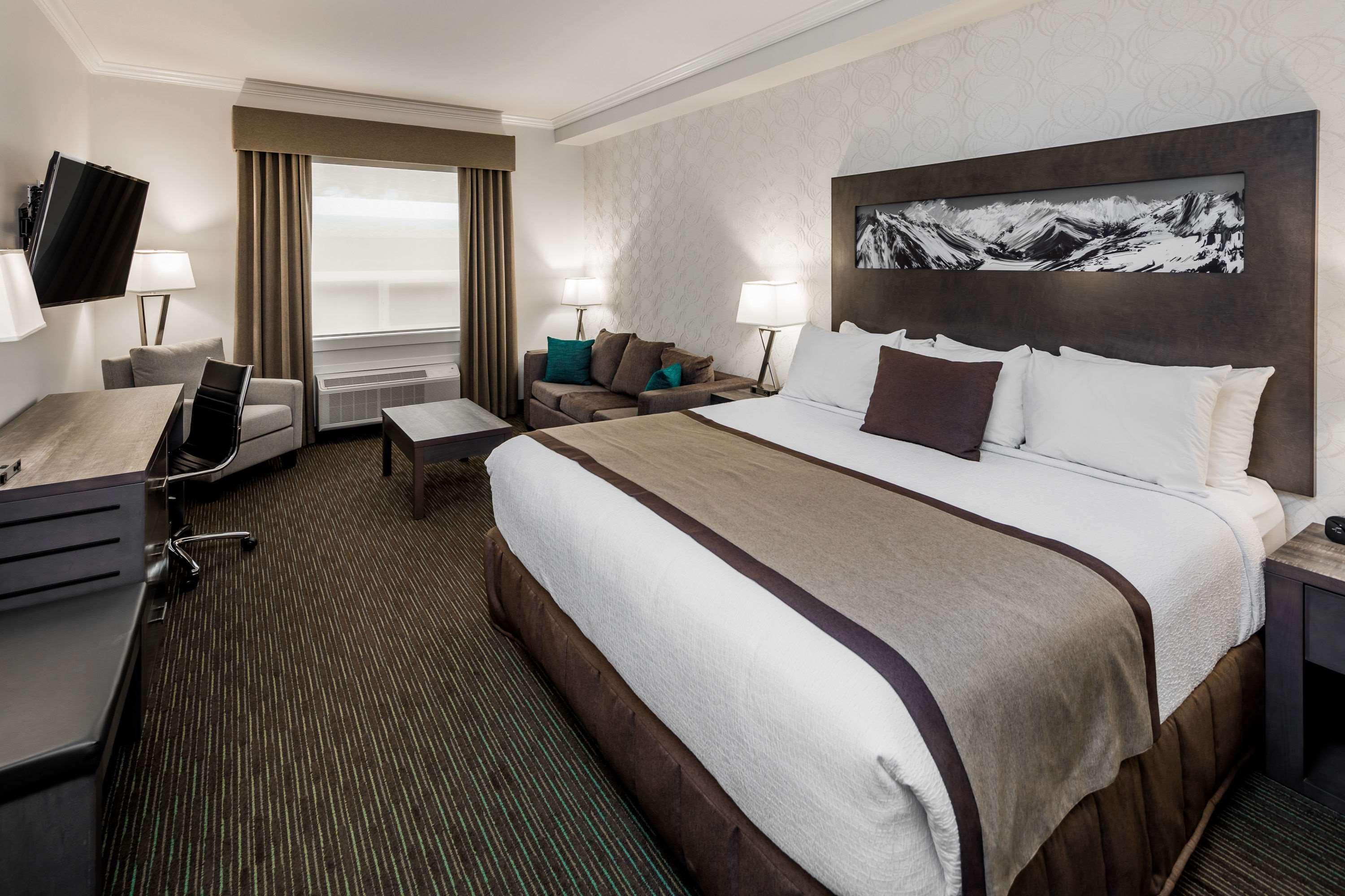 Ramada By Wyndham Revelstoke 3*