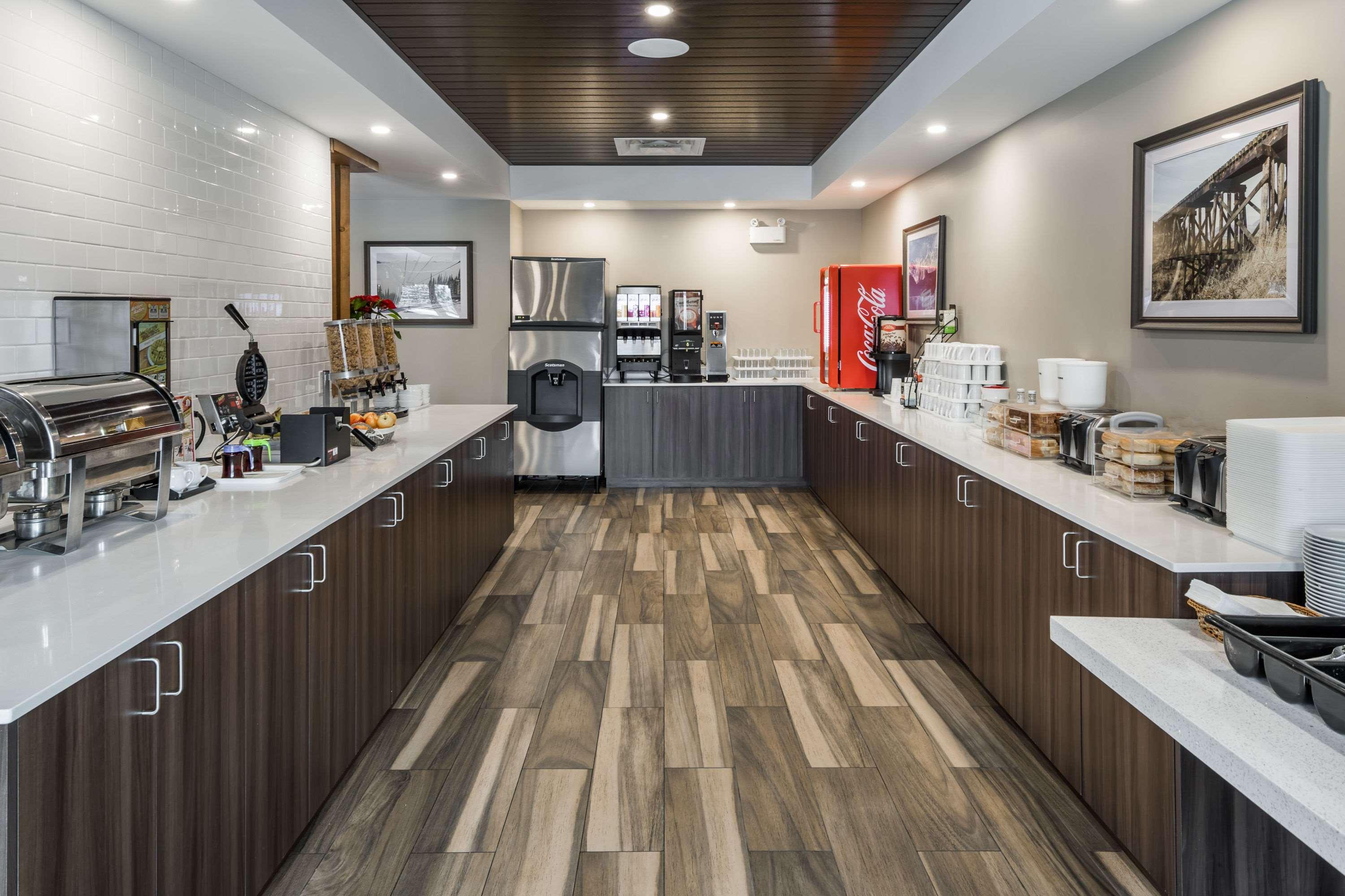 Ramada By Wyndham Revelstoke Revelstoke