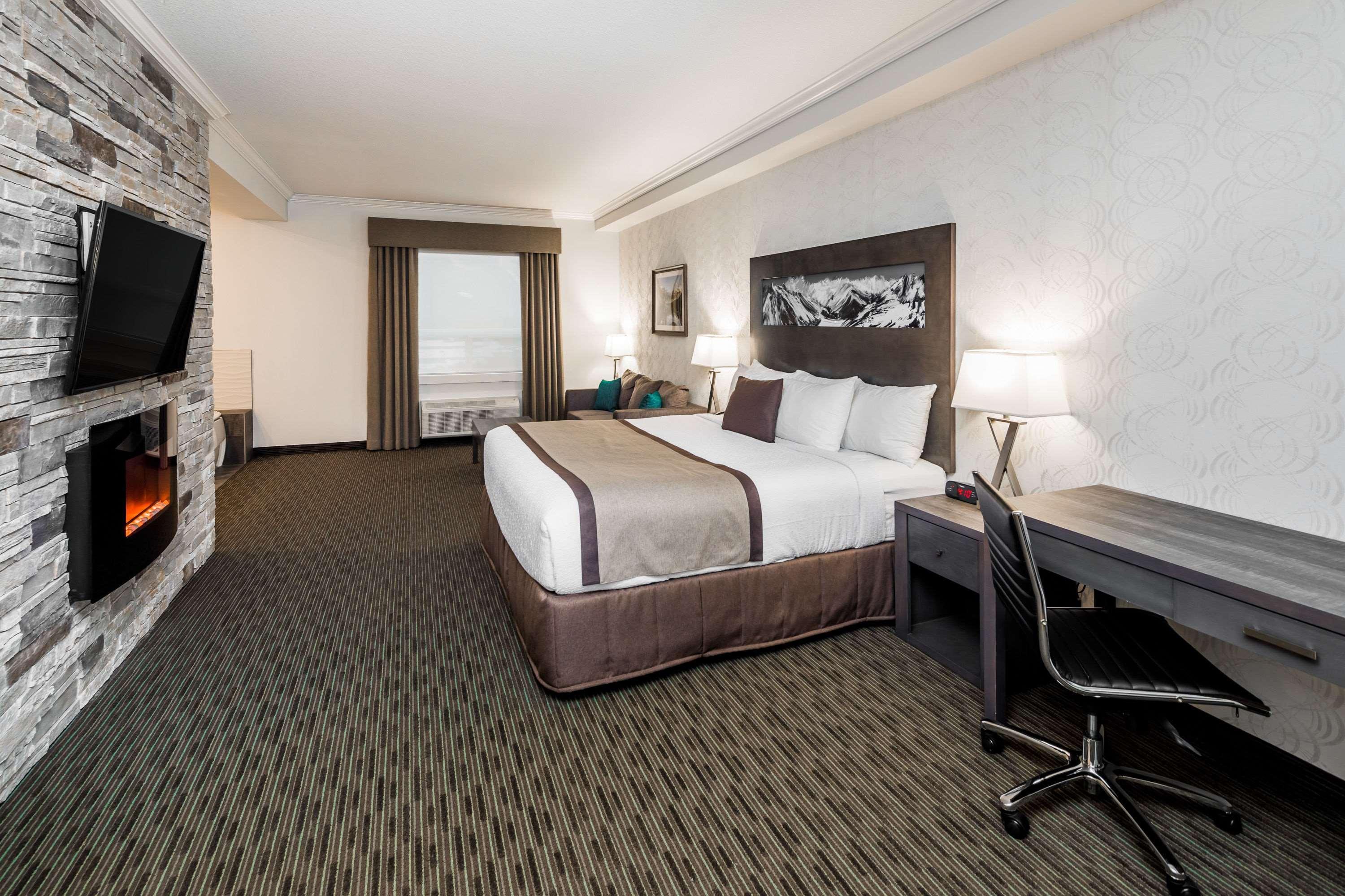 Hotel Ramada By Wyndham Revelstoke 3*