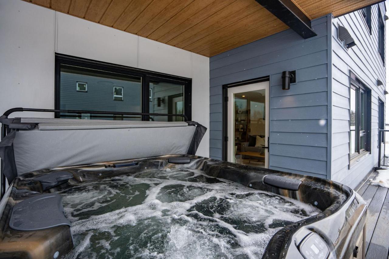Adanac By Vacations Apartment
