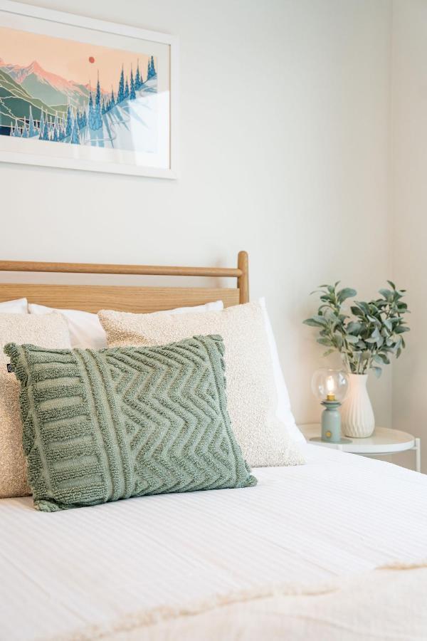 Adanac By Vacations Apartment