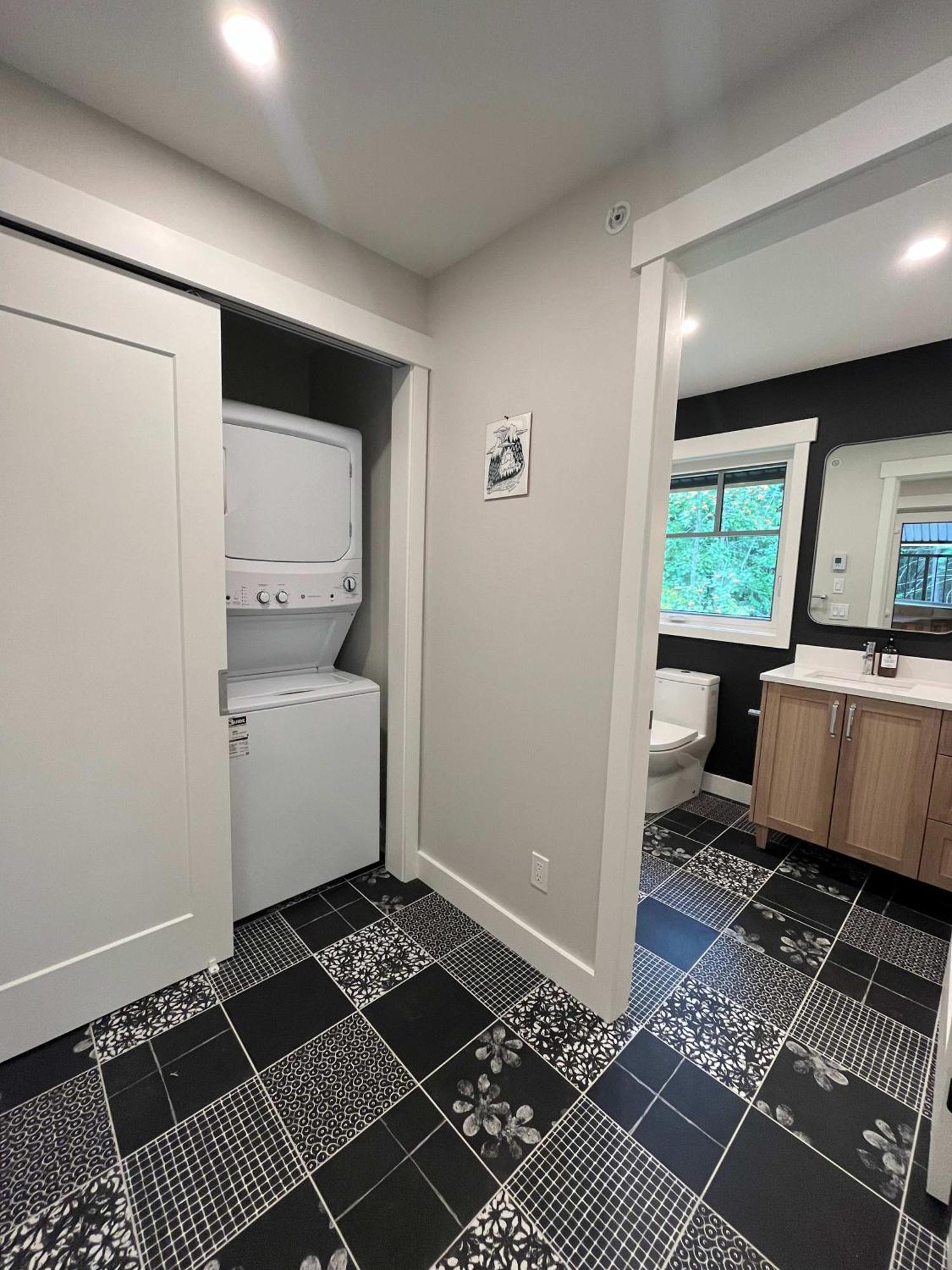 Apartment The Cedar - Secluded Mountain Retreat With Forest Views And Hot Tub *