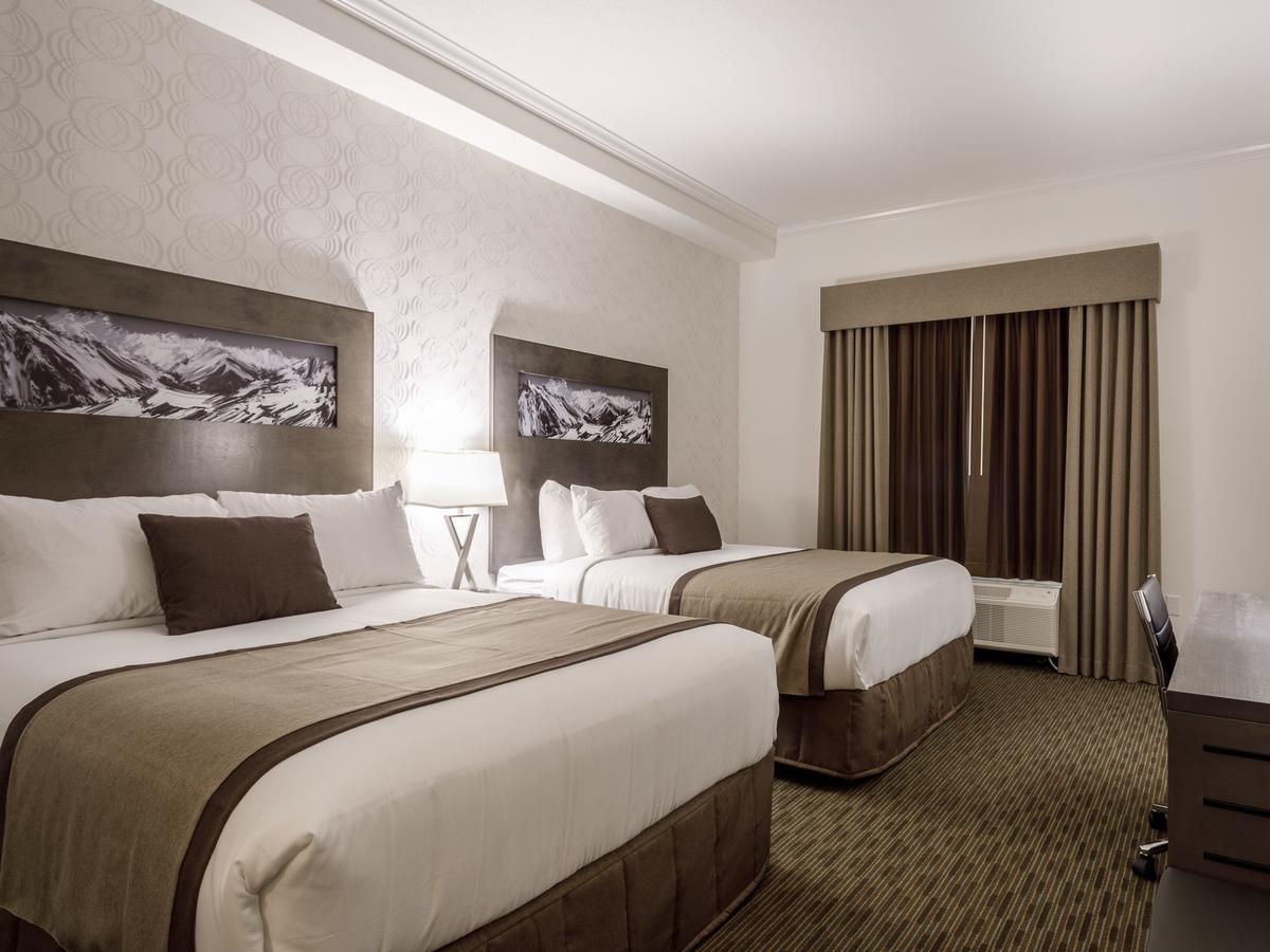 Ramada By Wyndham Revelstoke Hotel