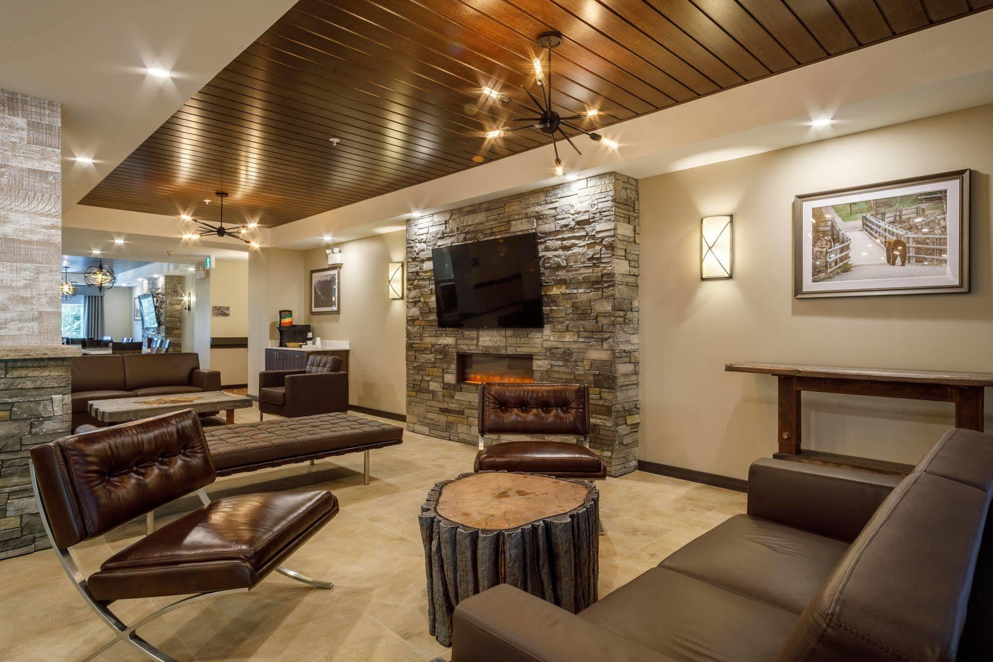Ramada By Wyndham Revelstoke Revelstoke