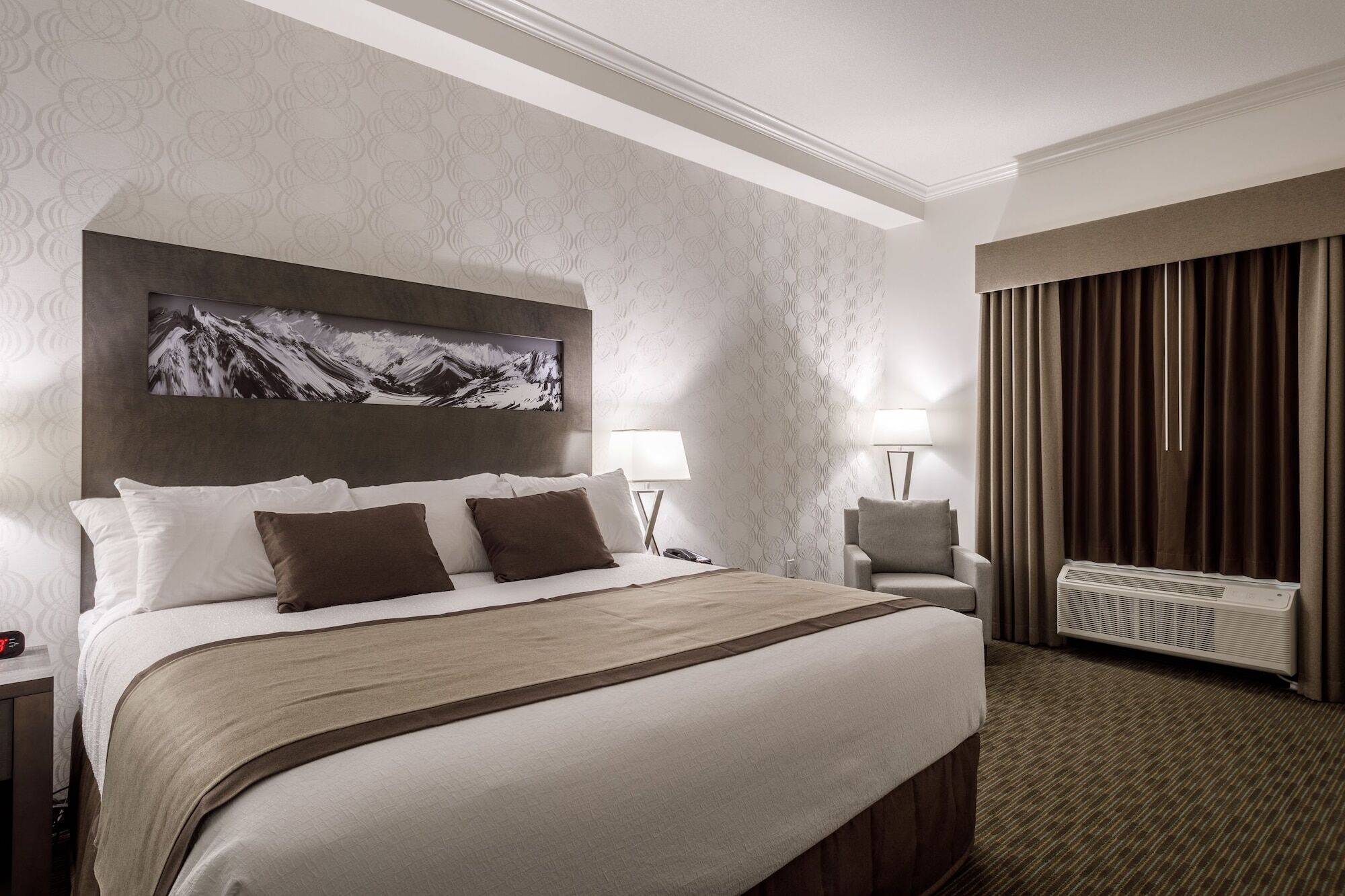 Ramada By Wyndham Revelstoke Hotel 3*