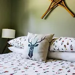Alpenrose Revelstoke Bed & Breakfast