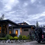 Eagle Pass Lodge
