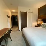 Eagle Pass Lodge