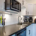 Kasper\'S Den By Revelstoke Vacations