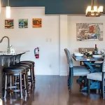 Downunder Mountain Retreat By Revelstoke Vacations