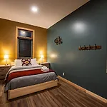 Journey\'S Perch By Revelstoke Vacations