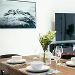 Ski & Tee Retreat Bright Three Bedroom And Hot Tub