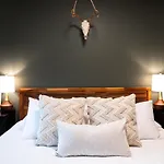 Hemlock Hangout By Revelstoke Vacations