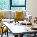 Revytalise - Cozy 3 Bedroom Condo