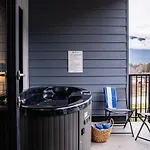 Powder Pines Retreat By Revelstoke Vacations