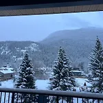 Stoked Penthouse- Panoramic View, Private Hot Tub