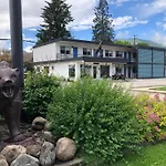 Revelstoke Lodge