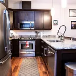 Lily Glacier Suite - Rare Downtown Location