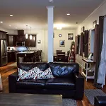 Lily Glacier Suite - Rare Downtown Location