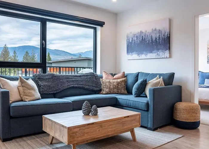Bluebird Daze By Revelstoke Vacations