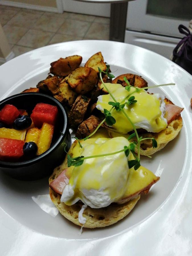 Alpenrose Revelstoke Bed & Breakfast Revelstoke