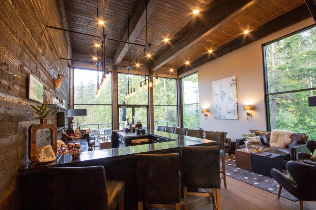 Eagle Pass Lodge Revelstoke