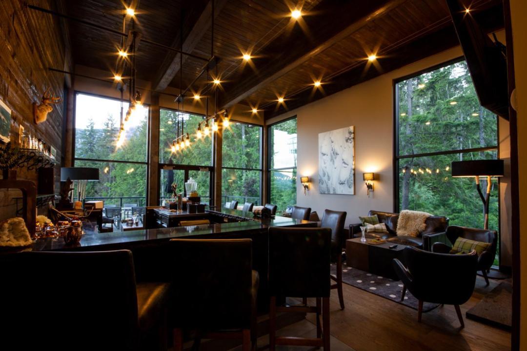 Eagle Pass Lodge *