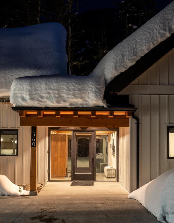 Modern Farmhouse Villa Revelstoke
