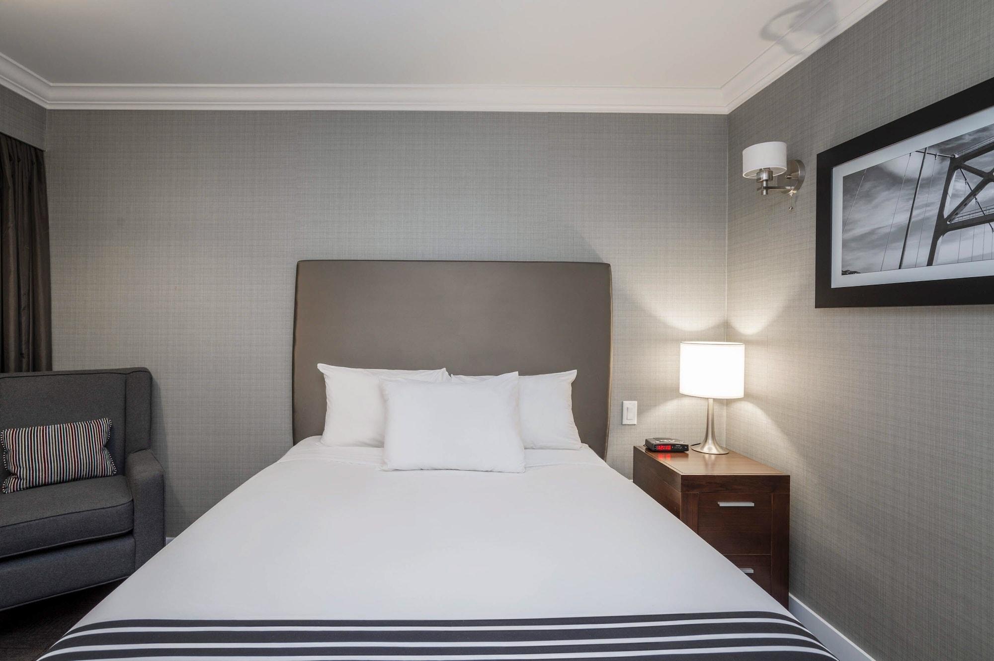 Sandman Hotel 3*