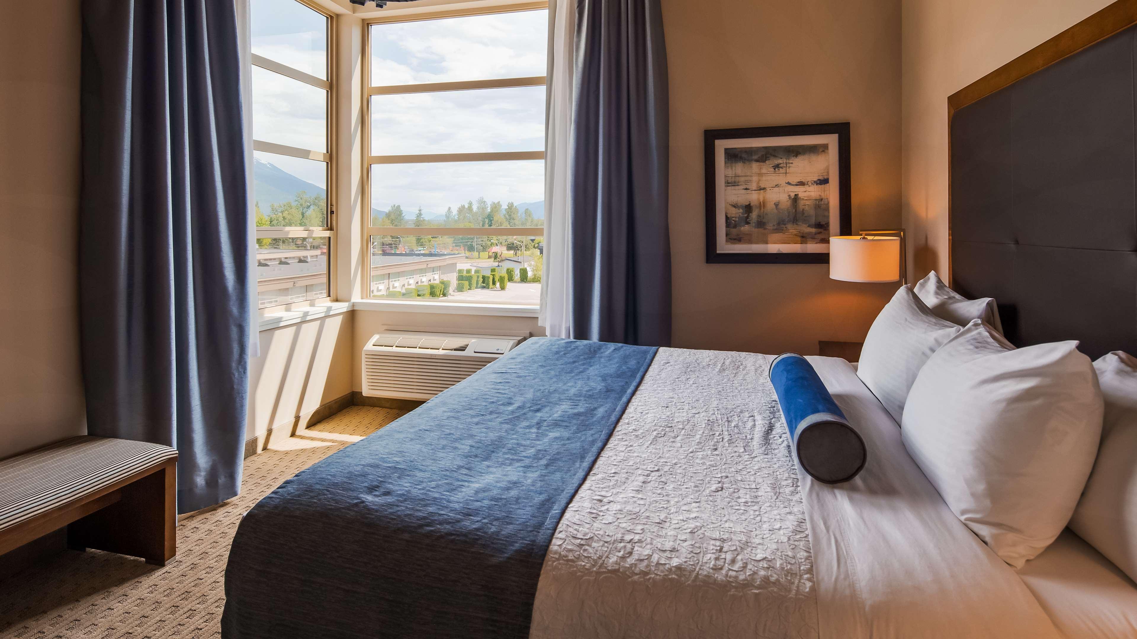 Western 4* Revelstoke