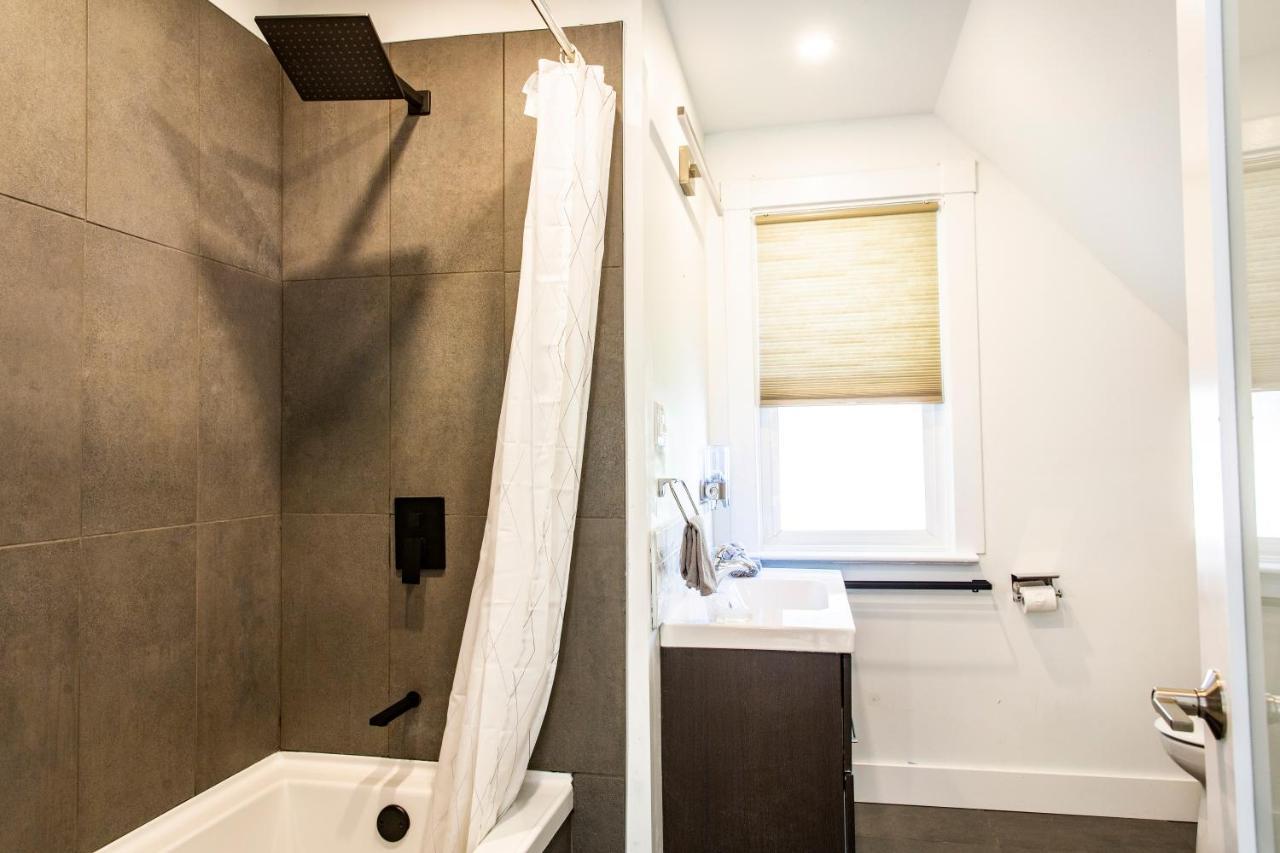 The Revelstuck Hut 2 Bedroom In Downtown Holiday home Revelstoke