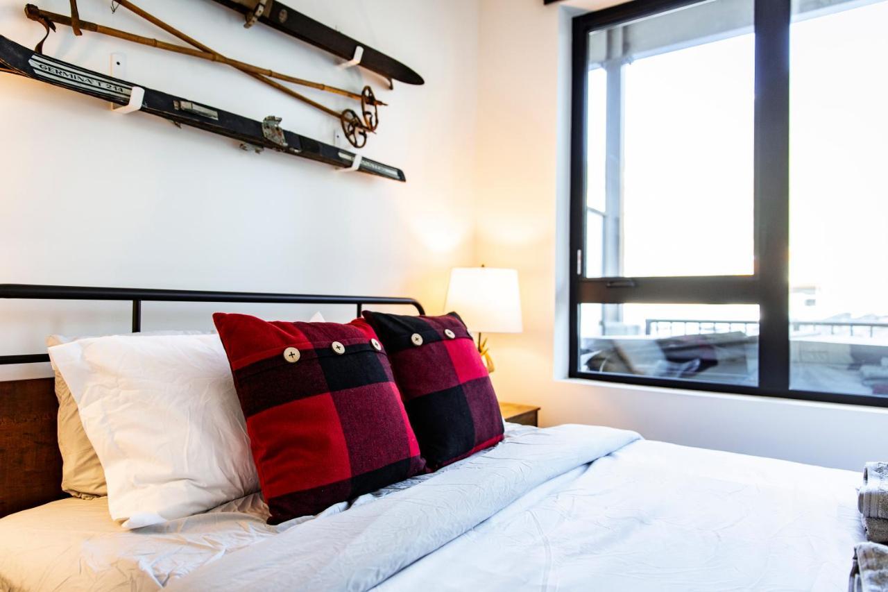 Monashee Sunshine - With Private Hot Tub Holiday home *