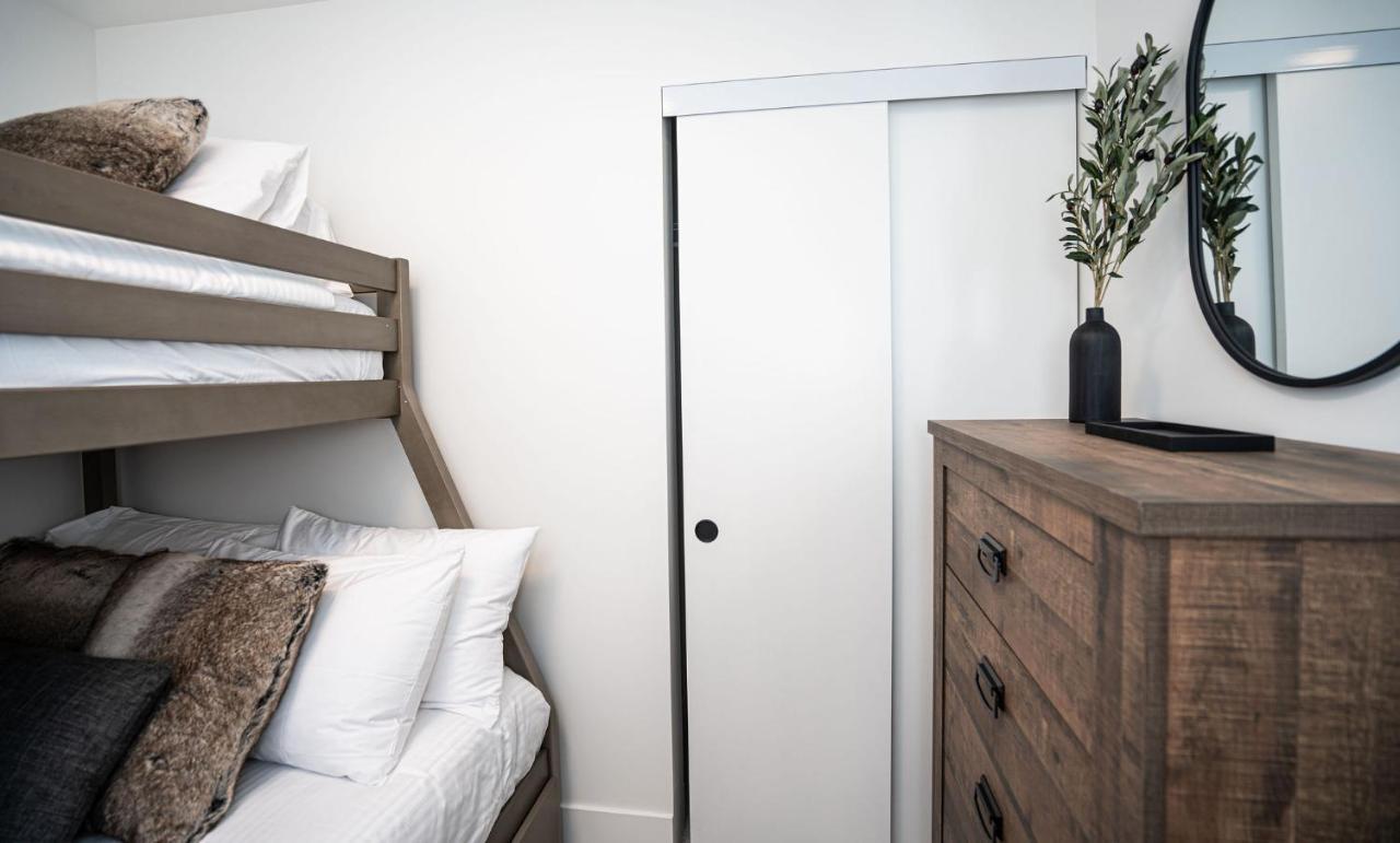 Apartment Peaks And Birdies By Vacations Revelstoke
