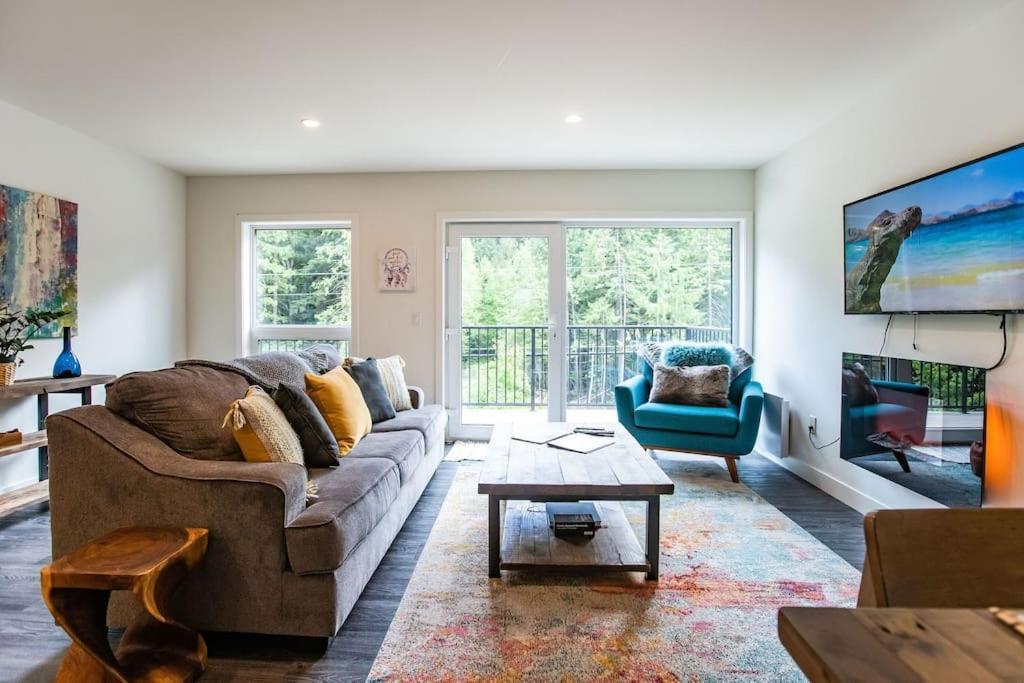 L'austin Reve - Three-bedroom Close To Rmr Revelstoke