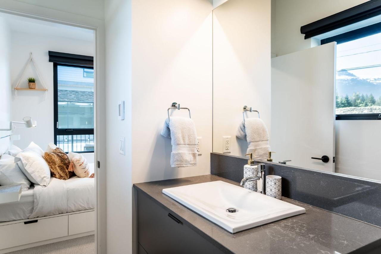 Summit Place - With Mountain Views Revelstoke