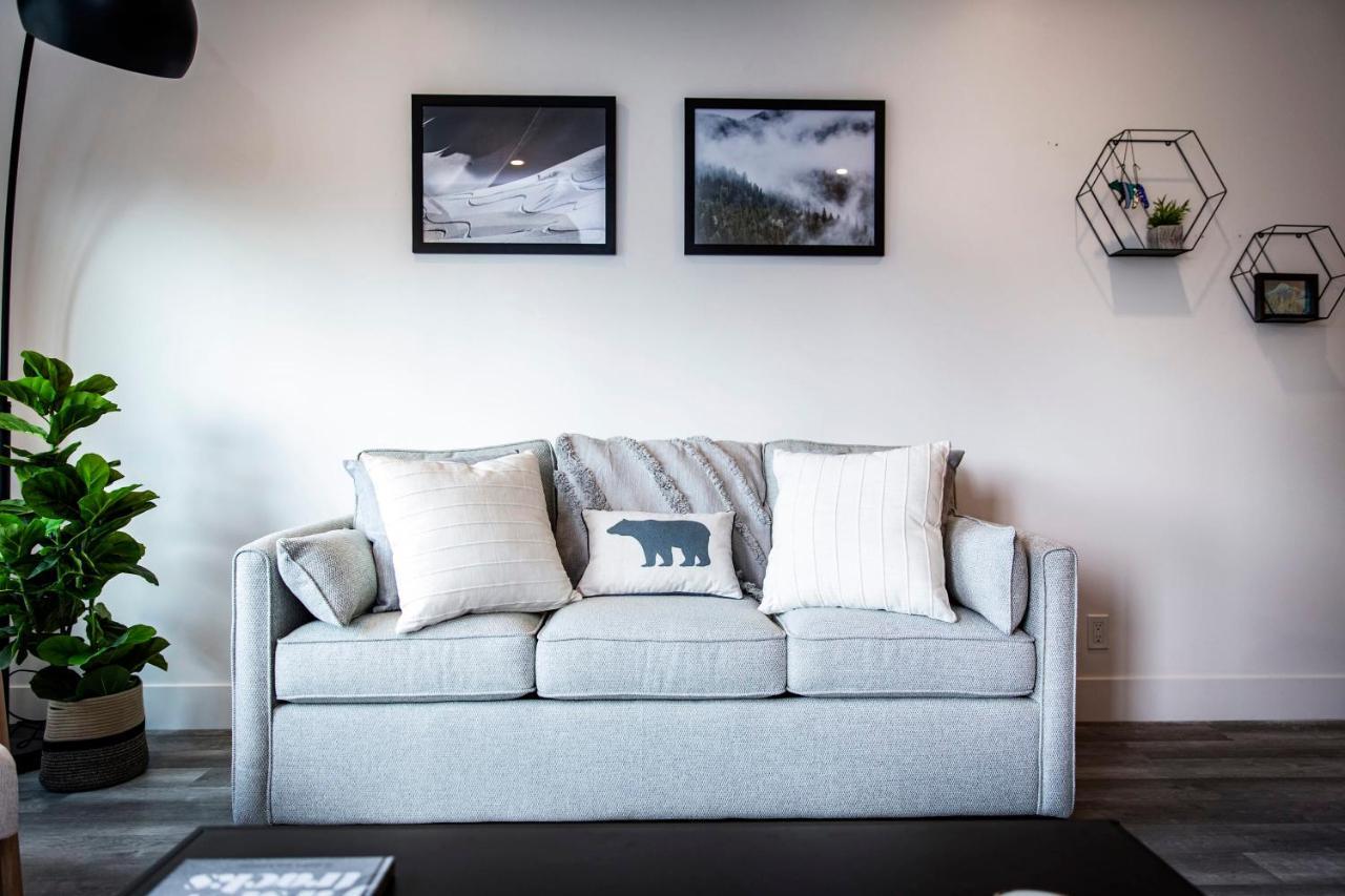 The Three Bear Penthouse - With Hot Tub Holiday home Revelstoke