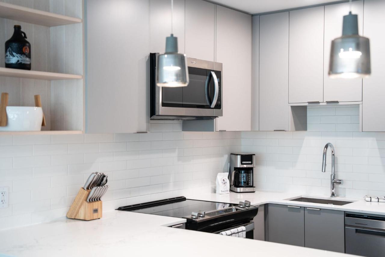 Fourteen Two By Vacations Apartment *