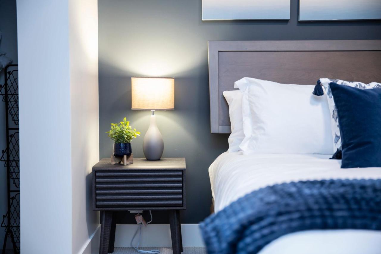 Selkirk Staytion - Stylish With Hot Tub * Revelstoke