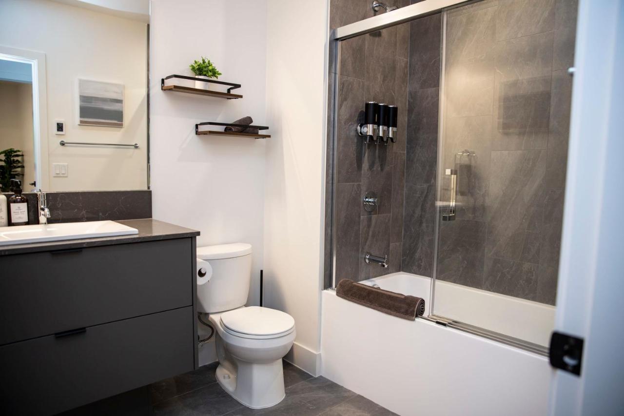 Selkirk Staytion - Stylish With Hot Tub Apartment