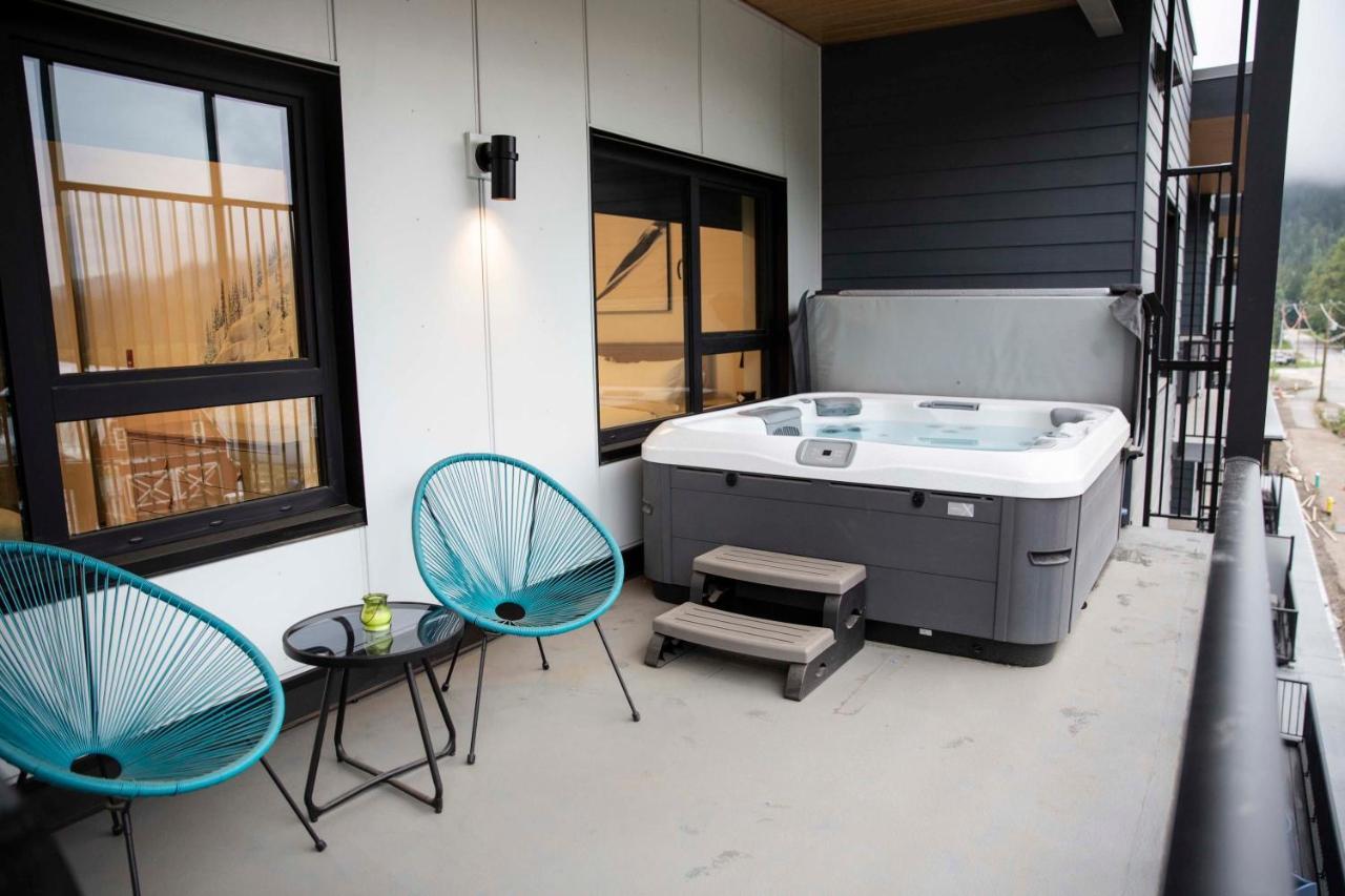 Le Refuge - With Hot Tub Revelstoke