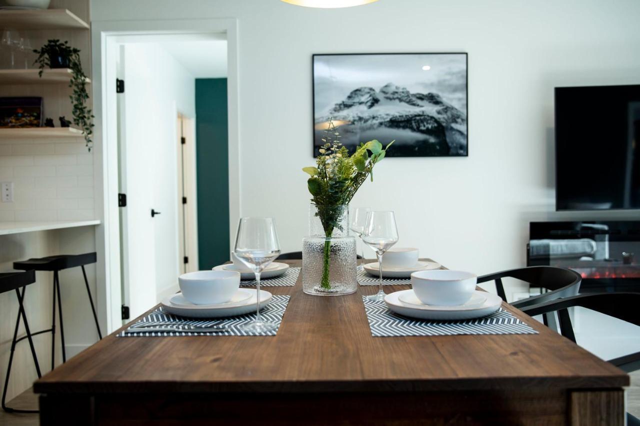 Holiday home & Tee Retreat Bright Three Bedroom And Hot Tub Revelstoke