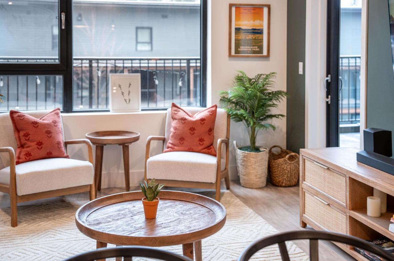 Apartment Hemlock Hangout By Vacations Revelstoke