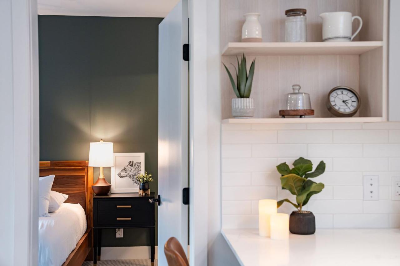 Apartment Hemlock Hangout By Vacations Revelstoke