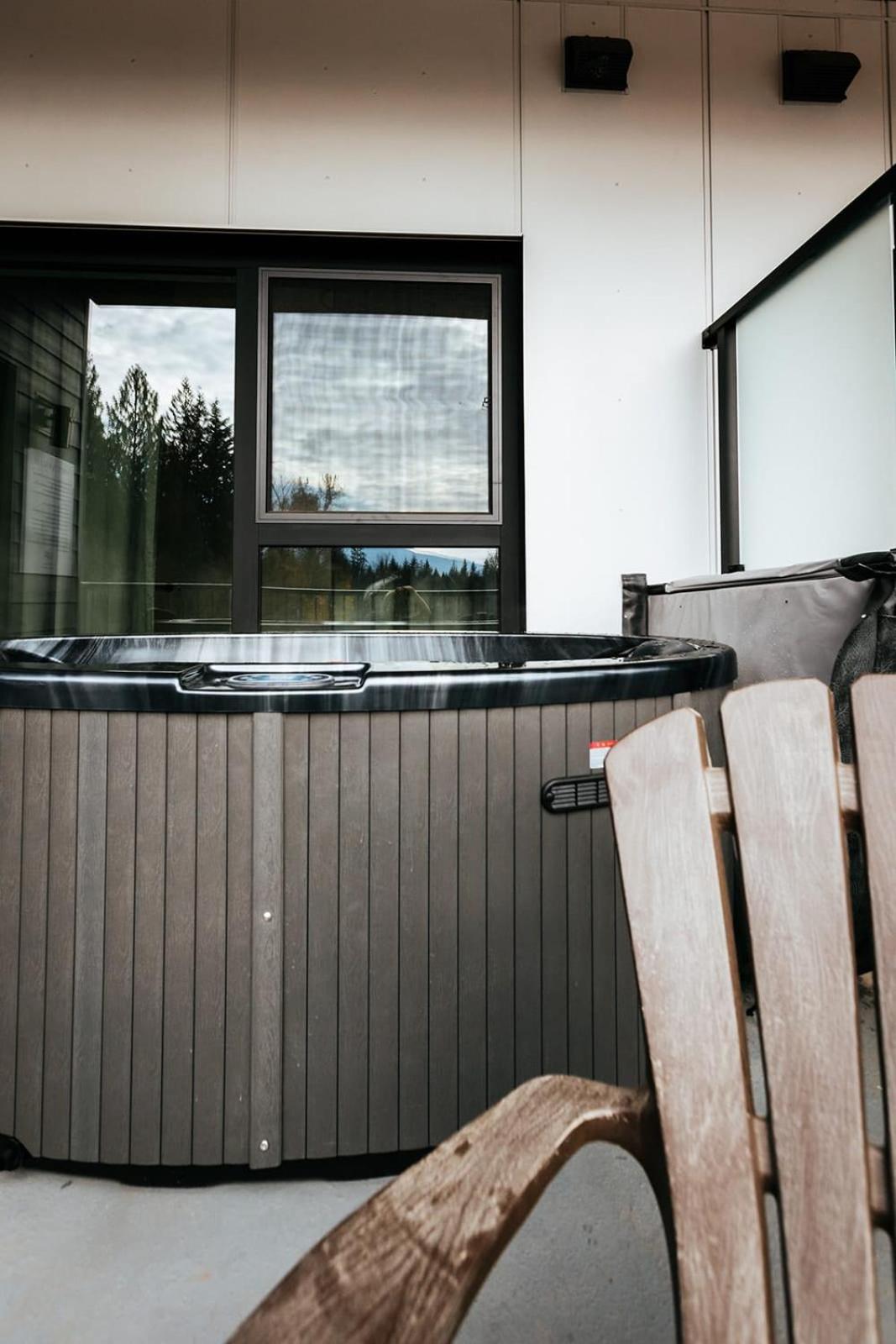 Alpine Retreat - Rare One-bedroom Holiday home Revelstoke