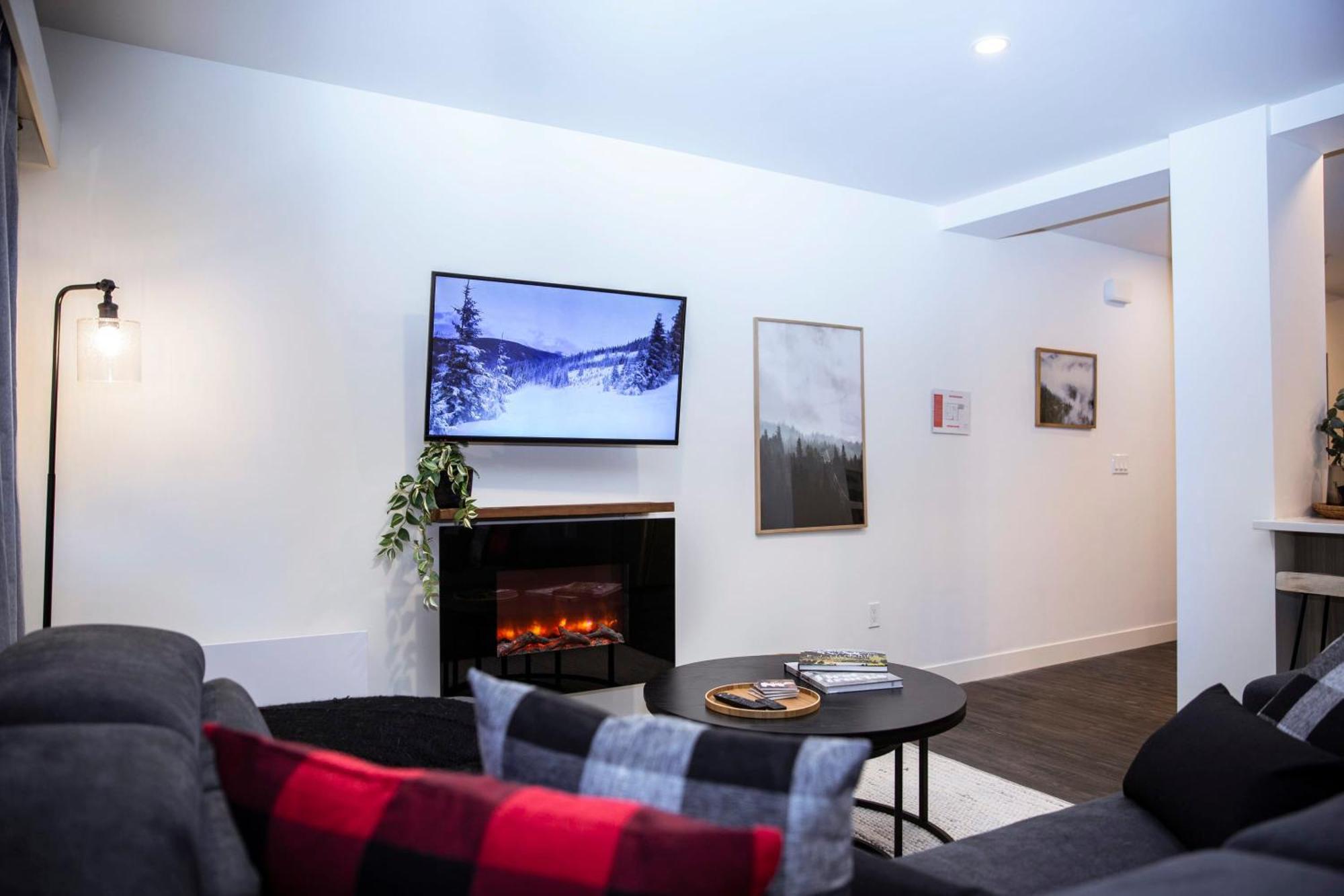Absolutely Revy - Ground Level In Holiday home Revelstoke